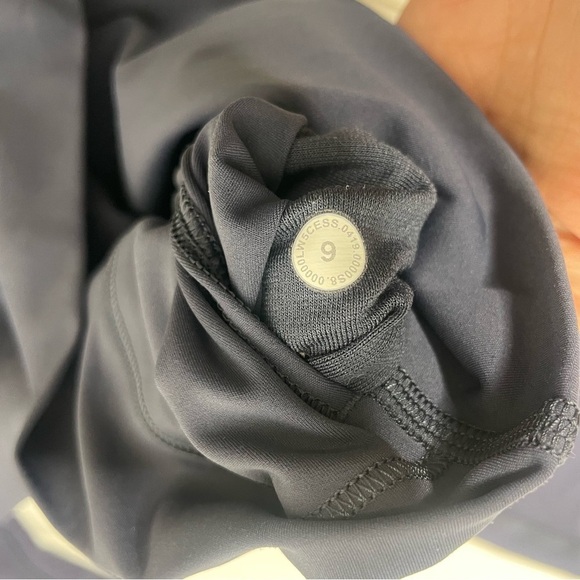 Lululemon Sheer Will High-Rise Tight 28" Pulse
Stone Blue Sz 6 182 - Picture 4 of 10